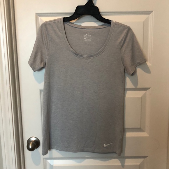 Nike T-shirt - Picture 1 of 5